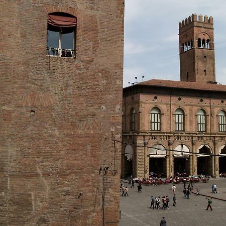 Casa Isolani Luxury Rooms Piazza Maggiore 1 โบโลญญา ภายนอก รูปภาพ
