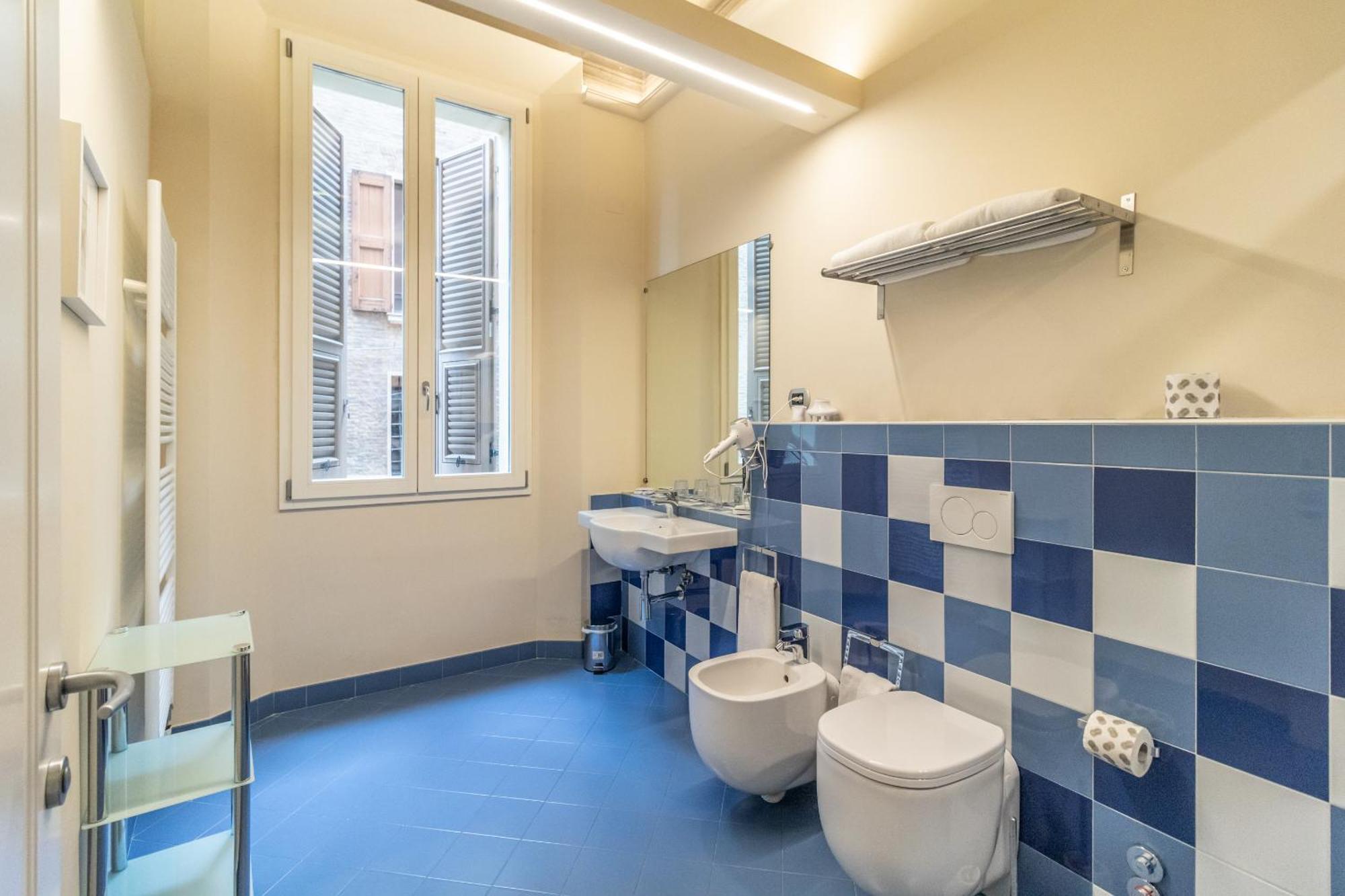 Casa Isolani Luxury Rooms Piazza Maggiore 1 โบโลญญา ภายนอก รูปภาพ