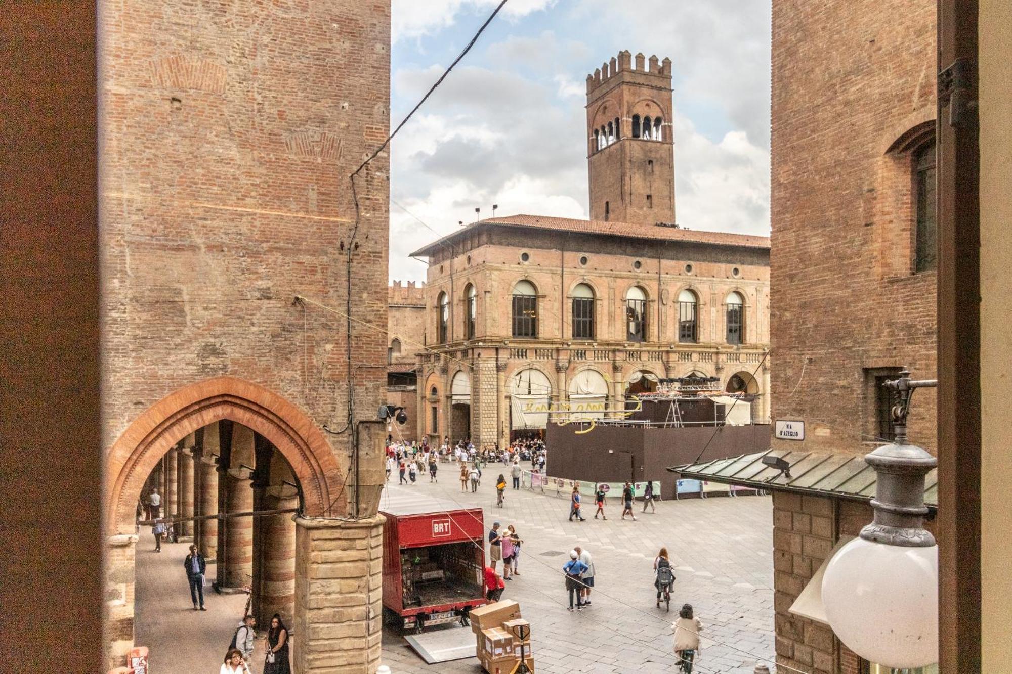 Casa Isolani Luxury Rooms Piazza Maggiore 1 โบโลญญา ภายนอก รูปภาพ
