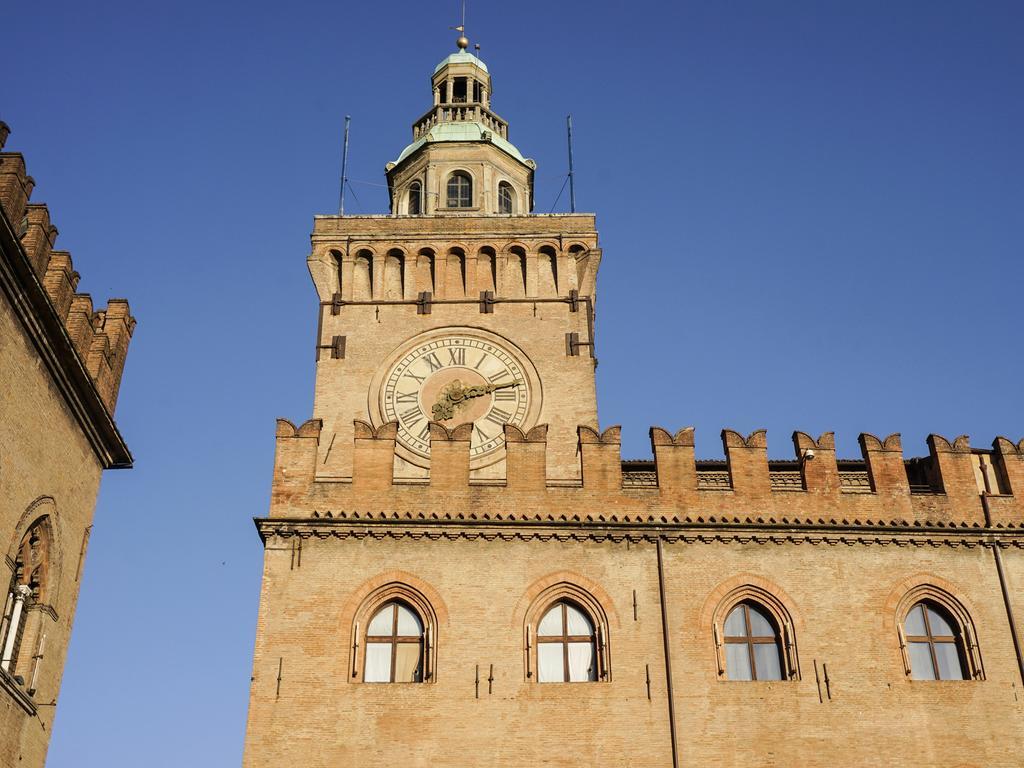 Casa Isolani Luxury Rooms Piazza Maggiore 1 โบโลญญา ภายนอก รูปภาพ