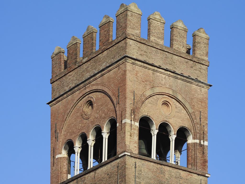Casa Isolani Luxury Rooms Piazza Maggiore 1 โบโลญญา ภายนอก รูปภาพ