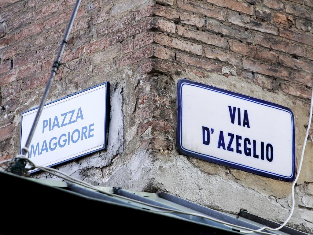 Casa Isolani Luxury Rooms Piazza Maggiore 1 โบโลญญา ภายนอก รูปภาพ