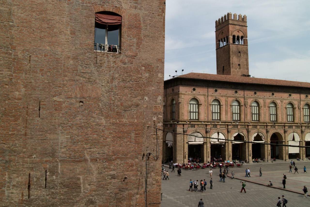 Casa Isolani Luxury Rooms Piazza Maggiore 1 โบโลญญา ภายนอก รูปภาพ