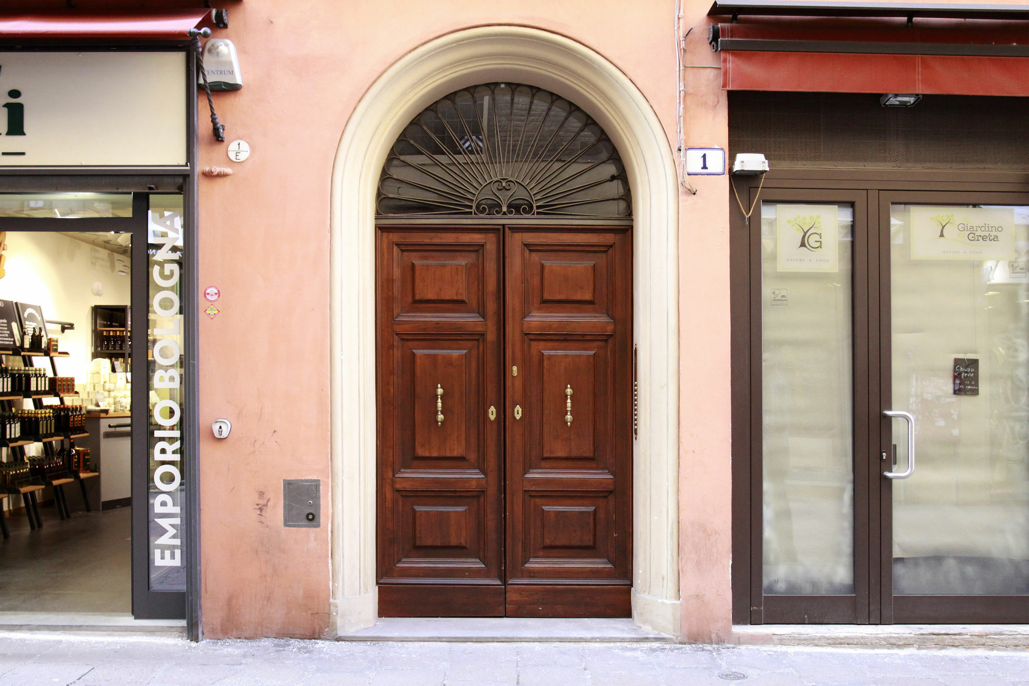 Casa Isolani Luxury Rooms Piazza Maggiore 1 โบโลญญา ภายนอก รูปภาพ